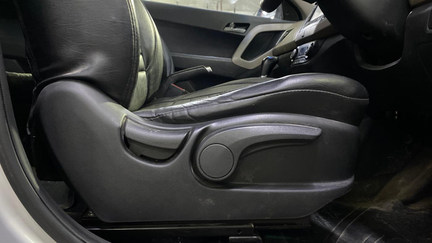 2015 Hyundai Creta SX PLUS AT 1.6 DIESEL, Diesel, Automatic, 1,16,559 km, Driver Side Adjustment Panel