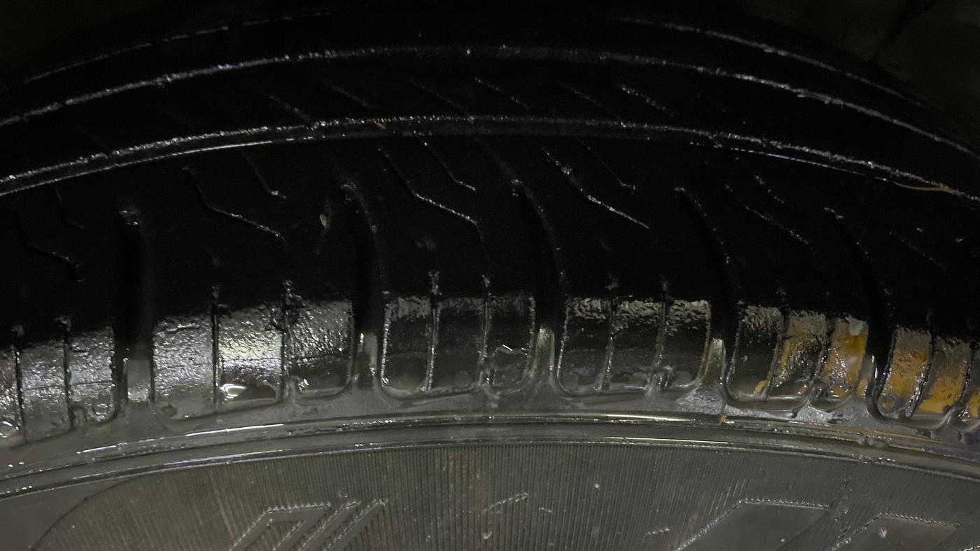 2015 Hyundai Creta SX PLUS AT 1.6 DIESEL, Diesel, Automatic, 1,16,559 km, Right Front Tyre Tread