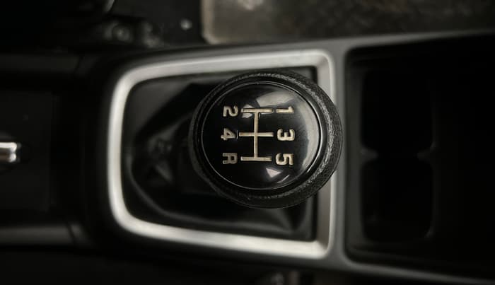 2019 Maruti Swift VXI, Petrol, Manual, 18,407 km, Gear Lever