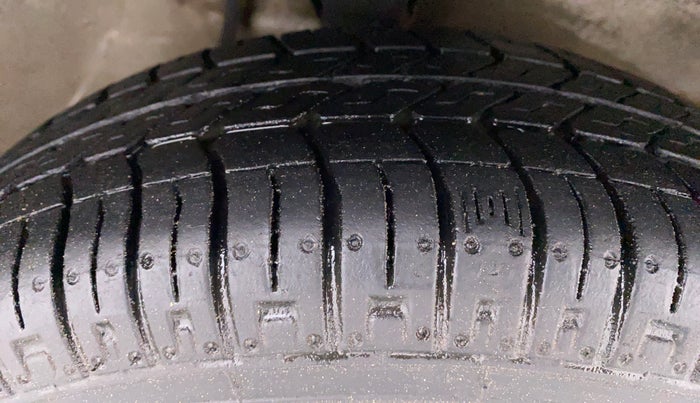 2019 Maruti Alto 800 LXI, Petrol, Manual, 15,794 km, Right Front Tyre Tread