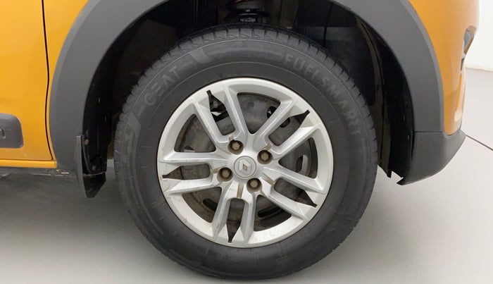 2020 Renault TRIBER RXL MT, Petrol, Manual, 31,314 km, Right Front Wheel