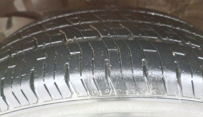 2018 Honda Amaze 1.2L I-VTEC S, CNG, Manual, 31,578 km, Left Front Tyre Tread