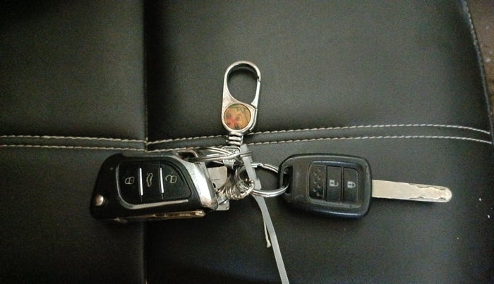 2018 Honda Amaze 1.2L I-VTEC S, CNG, Manual, 31,578 km, Key Close Up