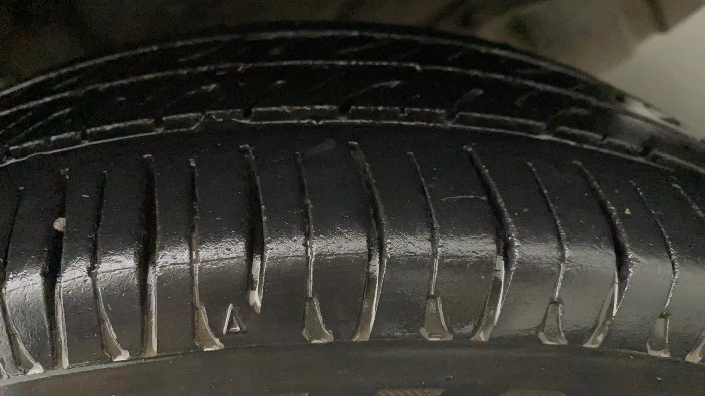 2012 Maruti Wagon R 1.0 LXI CNG, CNG, Manual, 1,12,591 km, Left Rear Tyre Tread