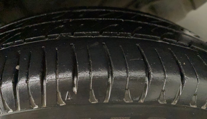 2012 Maruti Wagon R 1.0 LXI CNG, CNG, Manual, 1,12,591 km, Left Rear Tyre Tread