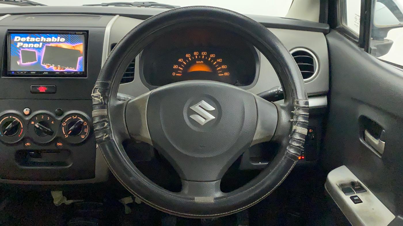 2012 Maruti Wagon R 1.0 LXI CNG, CNG, Manual, 1,12,591 km, Steering Wheel Close Up