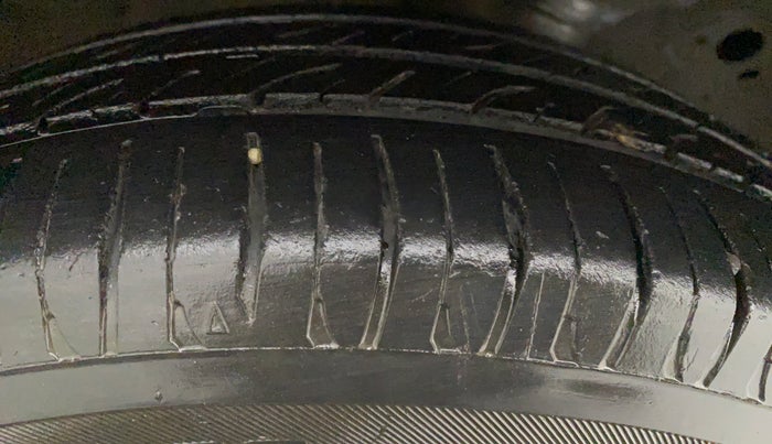 2012 Maruti Wagon R 1.0 LXI CNG, CNG, Manual, 1,12,591 km, Left Front Tyre Tread