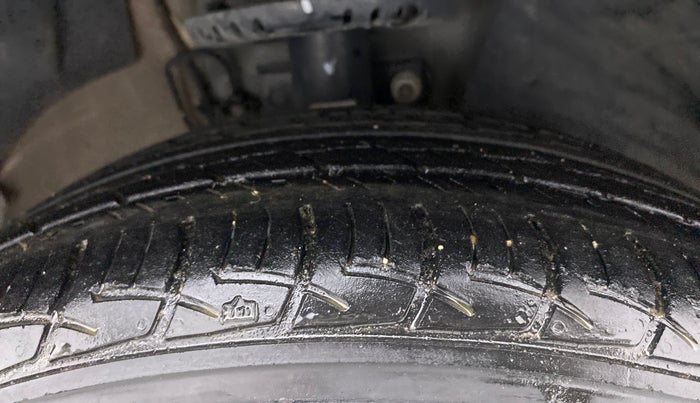 2021 Volkswagen Polo COMFORTLINE 1.0L TSI AT, Petrol, Automatic, 23,683 km, Right Front Tyre Tread