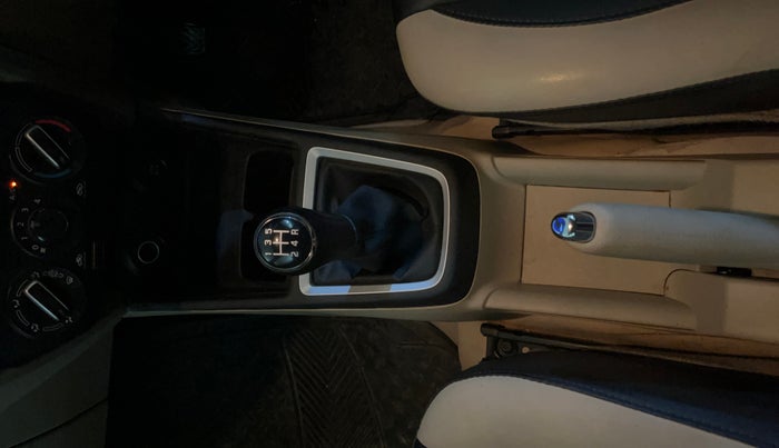 2024 Maruti Dzire VXI, Petrol, Manual, 32,756 km, Gear Lever