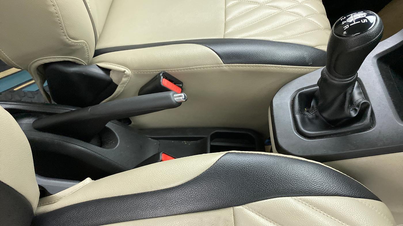 2019 Maruti New Wagon-R VXI 1.2, Petrol, Manual, 40,017 km, Gear Lever