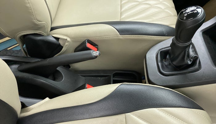 2019 Maruti New Wagon-R VXI 1.2, Petrol, Manual, 40,017 km, Gear Lever