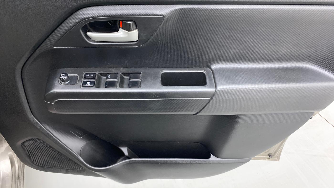 2019 Maruti New Wagon-R VXI 1.2, Petrol, Manual, 40,017 km, Driver Side Door Panels Control