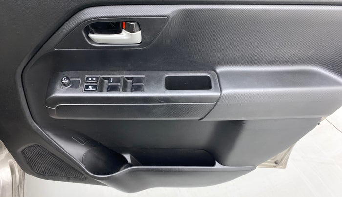 2019 Maruti New Wagon-R VXI 1.2, Petrol, Manual, 40,017 km, Driver Side Door Panels Control
