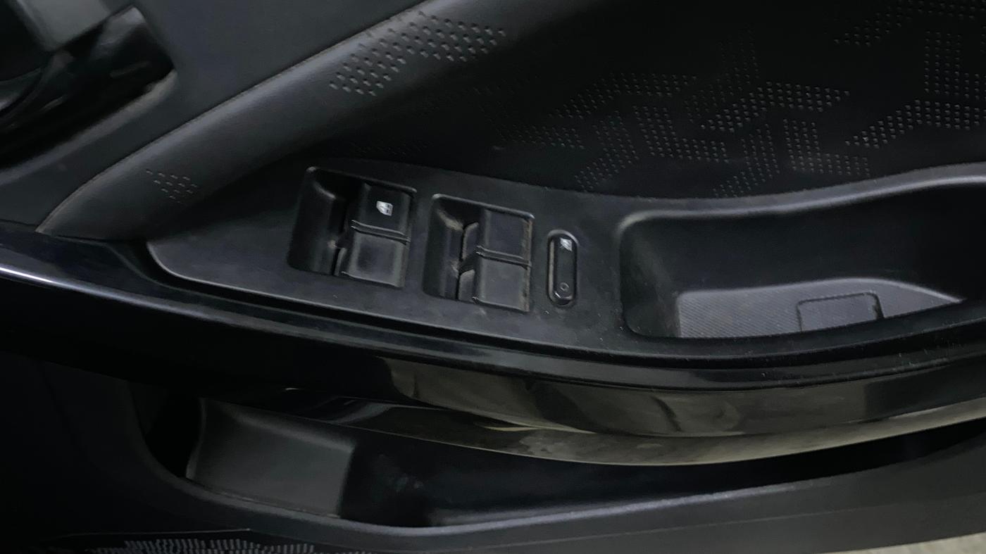 2021 Tata NEXON XZA PLUS DIESEL DARK EDITION, Diesel, Automatic, 84,068 km, Driver Side Door Panels Control