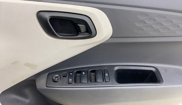 2021 Hyundai AURA S 1.2 CNG, CNG, Manual, 29,152 km, Driver Side Door Panels Control