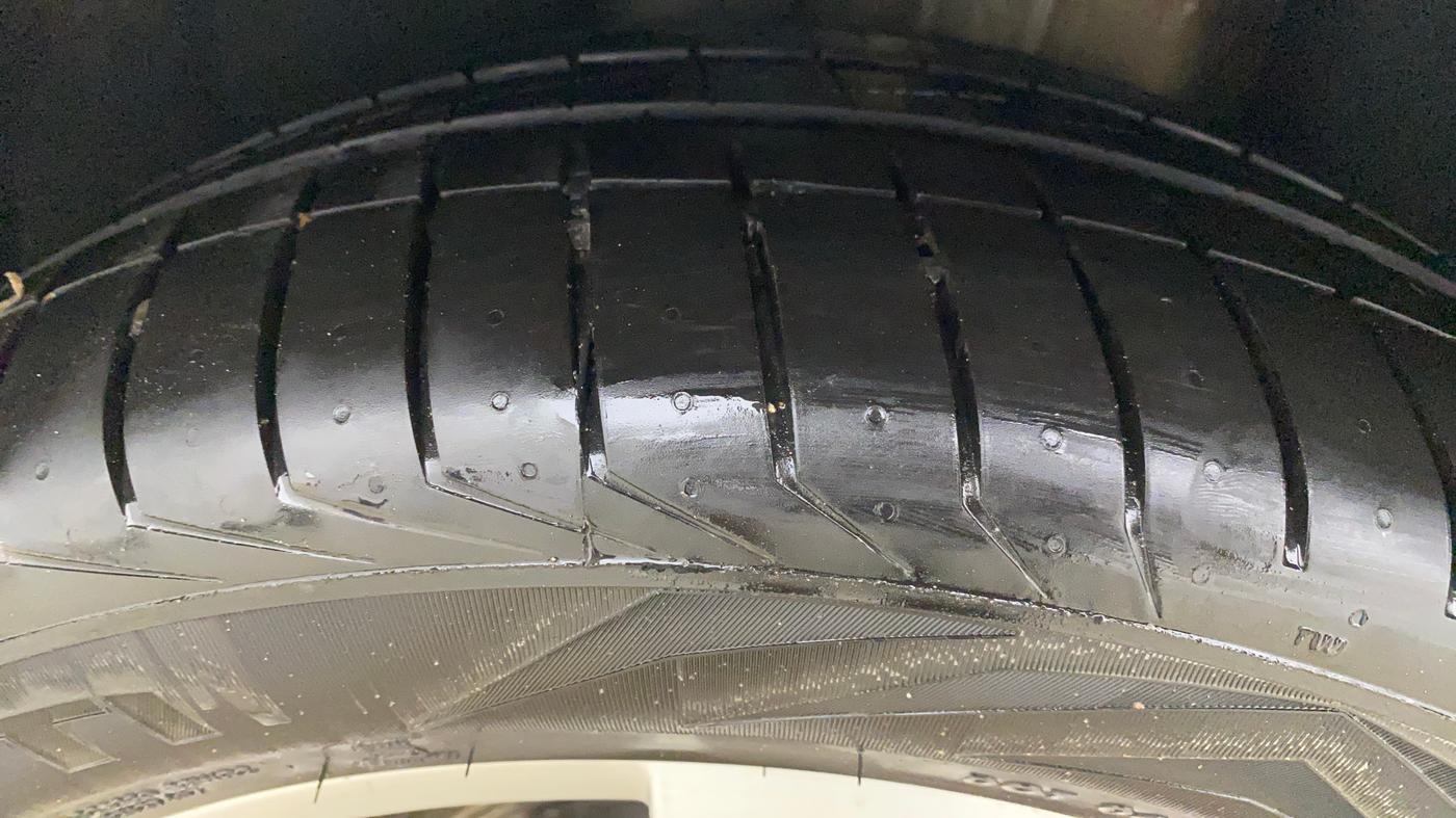 2018 Skoda Superb STYLE 1.8 TSI AT, Petrol, Automatic, 65,106 km, Right Rear Tyre Tread