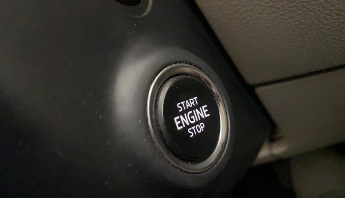 2018 Skoda Superb STYLE 1.8 TSI AT, Petrol, Automatic, 65,647 km, Keyless Start/ Stop Button