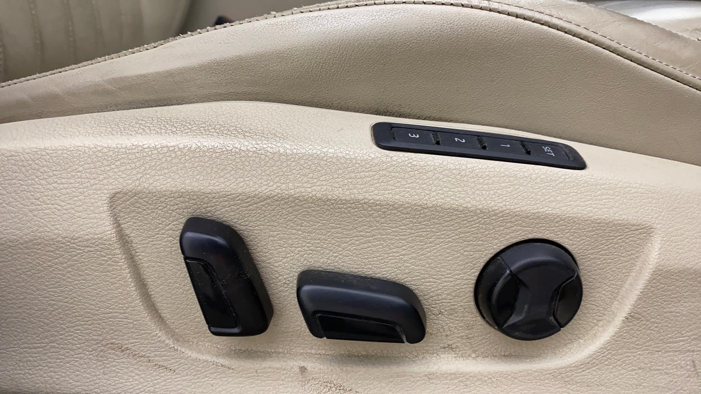 2018 Skoda Superb STYLE 1.8 TSI AT, Petrol, Automatic, 65,106 km, Driver Side Adjustment Panel