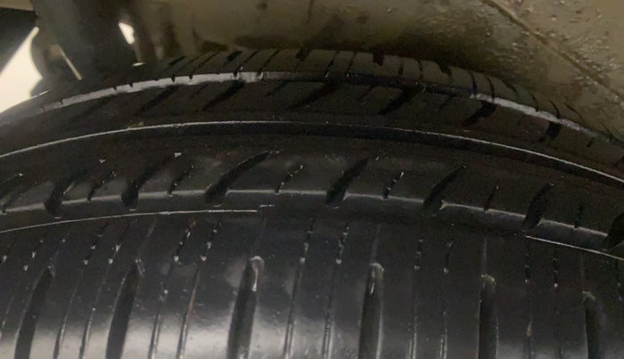 2016 Maruti Wagon R 1.0 VXI, Petrol, Manual, 63,564 km, Right Rear Tyre Tread