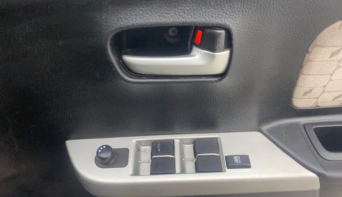 2016 Maruti Wagon R 1.0 VXI, Petrol, Manual, 63,564 km, Driver Side Door Panels Control