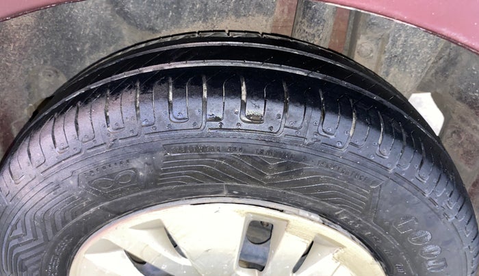 2015 Maruti Swift Dzire VXI AT, Petrol, Automatic, 71,529 km, Left Rear Tyre Tread