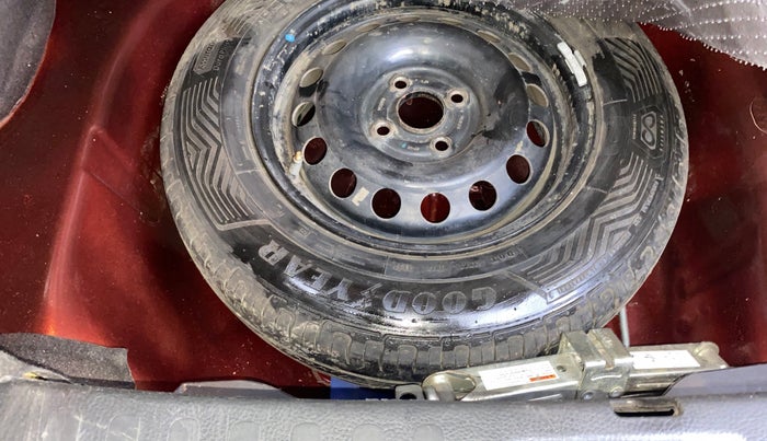 2015 Maruti Swift Dzire VXI AT, Petrol, Automatic, 71,529 km, Spare Tyre