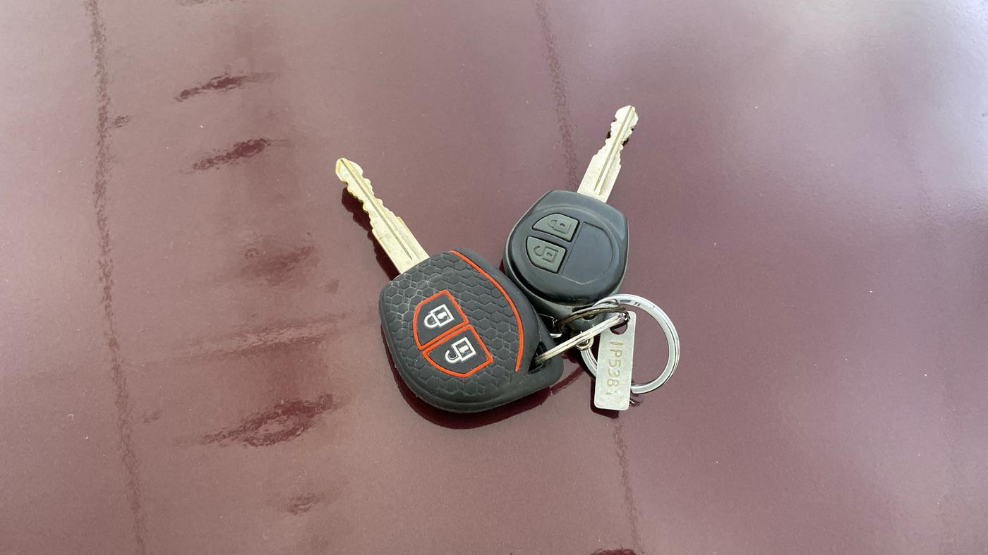 2015 Maruti Swift Dzire VXI AT, Petrol, Automatic, 71,529 km, Key Close Up