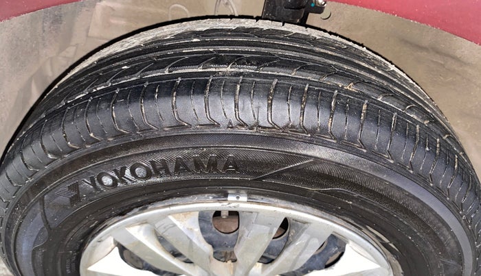 2015 Maruti Swift Dzire VXI AT, Petrol, Automatic, 71,529 km, Left Front Tyre Tread