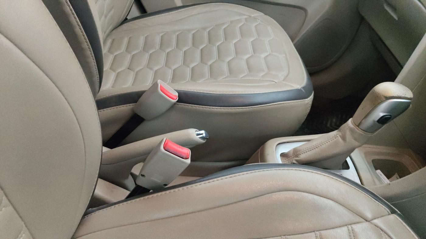 2018 Maruti Ertiga VXI AT, Petrol, Automatic, 49,298 km, Gear Lever
