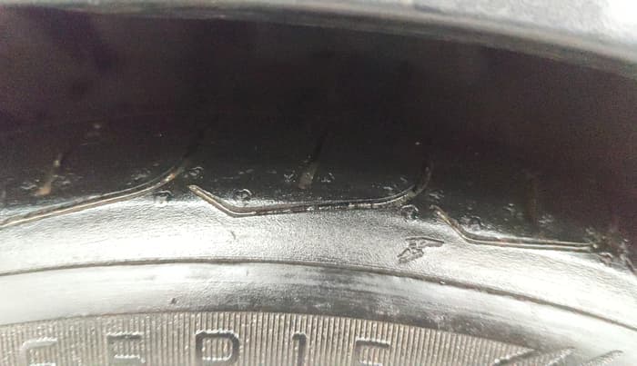 2018 Maruti Ertiga VXI AT, Petrol, Automatic, 49,298 km, Left Front Tyre Tread
