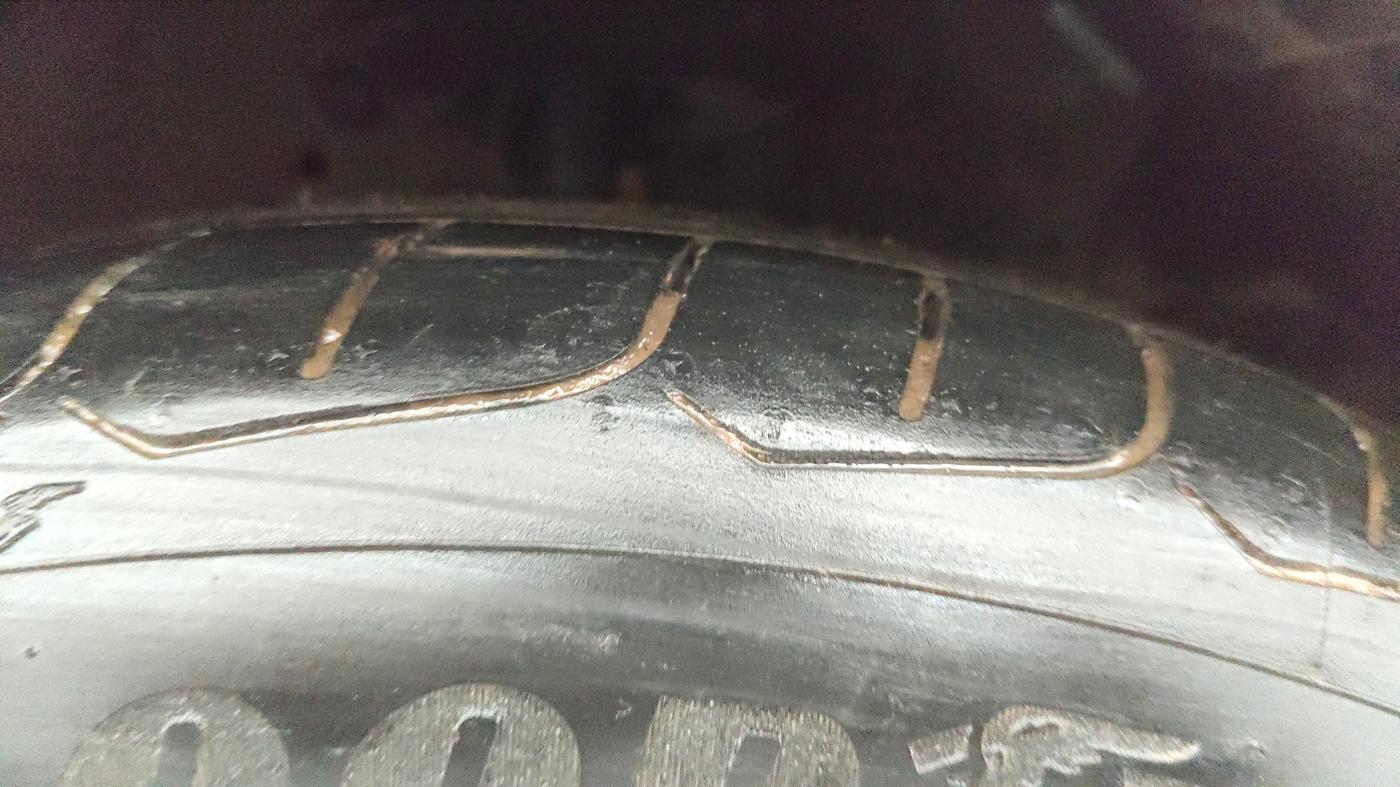 2018 Maruti Ertiga VXI AT, Petrol, Automatic, 49,298 km, Right Front Tyre Tread