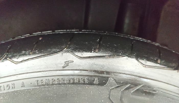 2018 Maruti Ertiga VXI AT, Petrol, Automatic, 49,298 km, Left Rear Tyre Tread