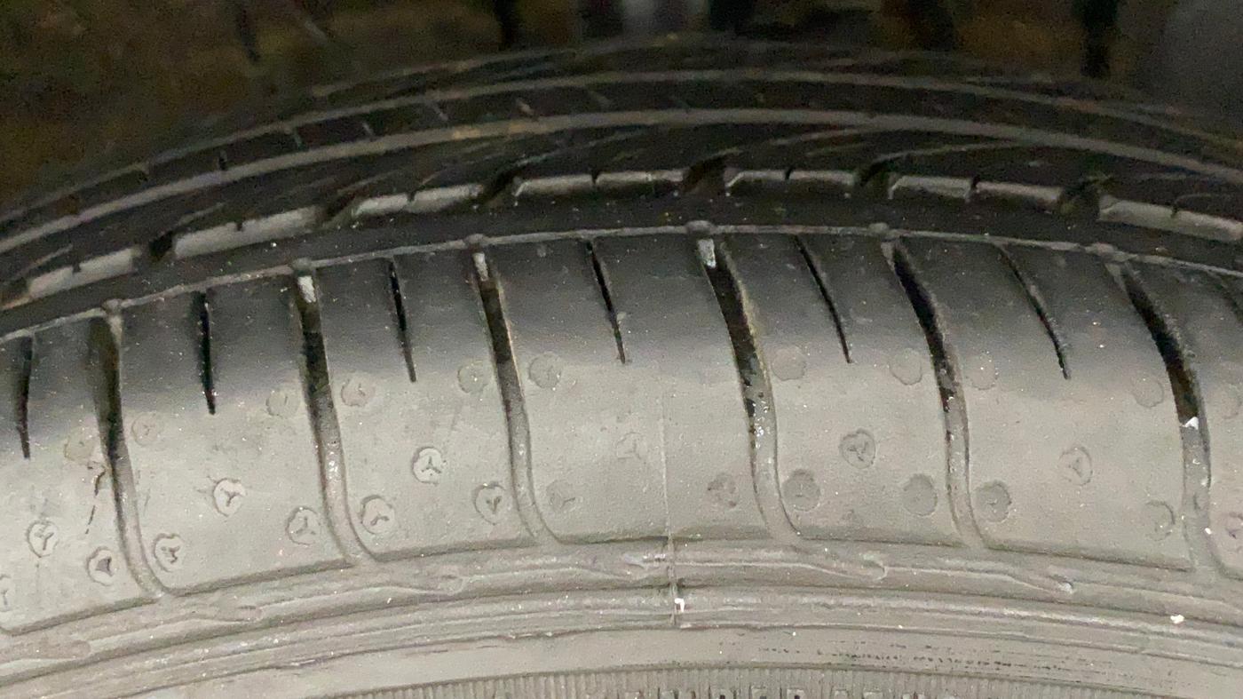 2022 Hyundai VENUE S+ 1.2, Petrol, Manual, 9,796 km, Right Front Tyre Tread