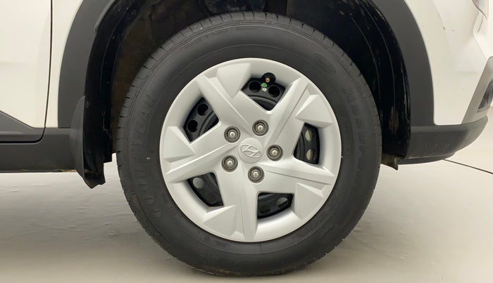 2022 Hyundai VENUE S+ 1.2, Petrol, Manual, 9,796 km, Right Front Wheel