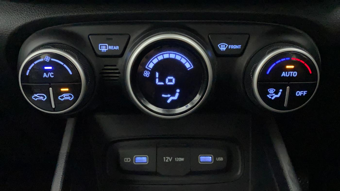 2022 Hyundai VENUE S+ 1.2, Petrol, Manual, 9,796 km, Automatic Climate Control