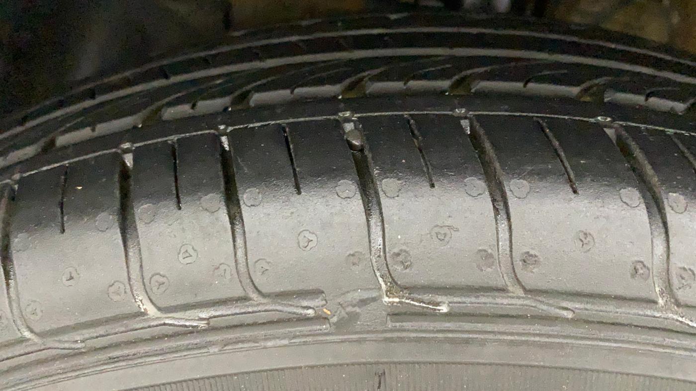 2022 Hyundai VENUE S+ 1.2, Petrol, Manual, 9,796 km, Left Front Tyre Tread