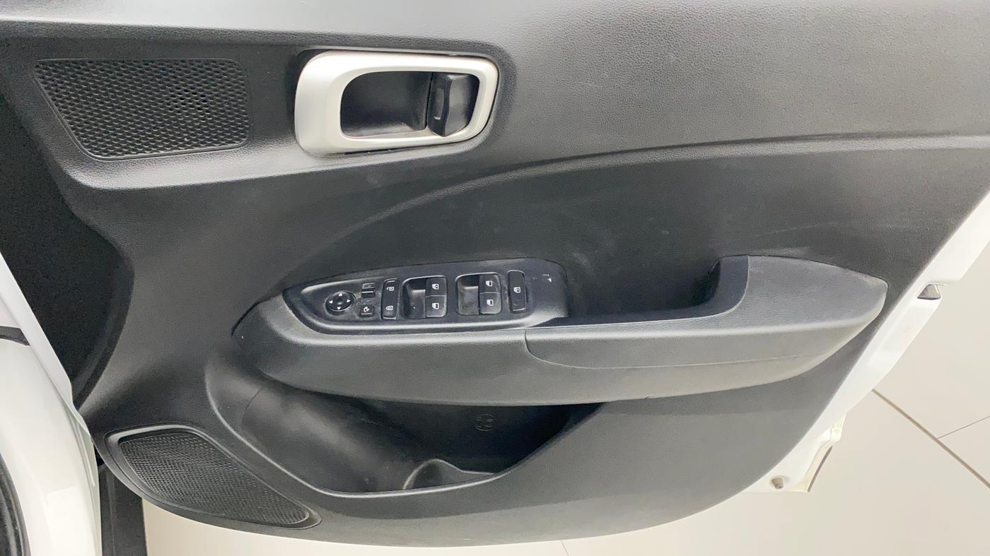 2022 Hyundai VENUE S+ 1.2, Petrol, Manual, 9,796 km, Driver Side Door Panels Control