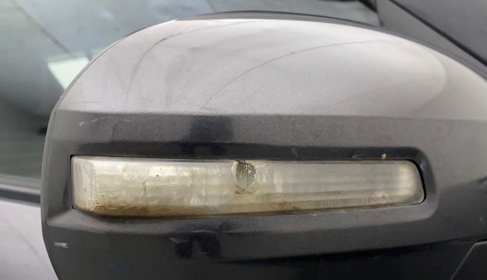 2016 Maruti Swift VDI, Diesel, Manual, 89,183 km, Right rear-view mirror - Indicator light has minor damage