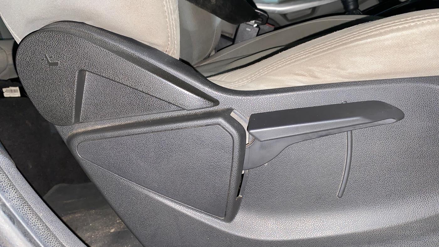 2014 Ford Ecosport TREND 1.5L DIESEL, Diesel, Manual, 76,401 km, Driver Side Adjustment Panel