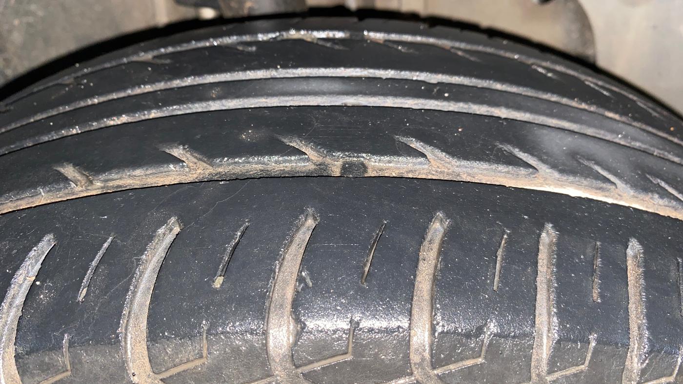 2014 Ford Ecosport TREND 1.5L DIESEL, Diesel, Manual, 76,401 km, Right Front Tyre Tread