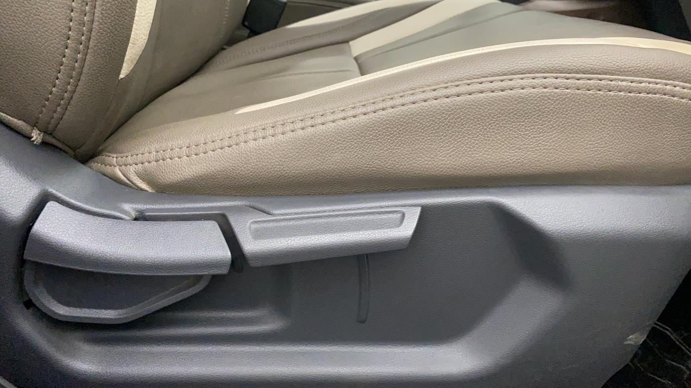 2020 Hyundai AURA S CNG, CNG, Manual, 73,189 km, Driver Side Adjustment Panel