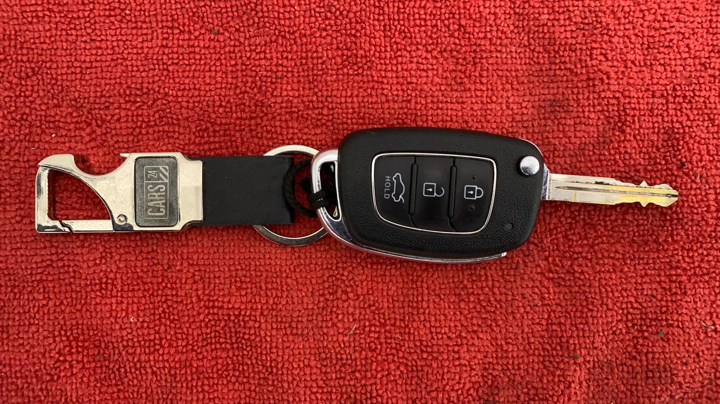 2020 Hyundai AURA S CNG, CNG, Manual, 73,189 km, Key Close Up