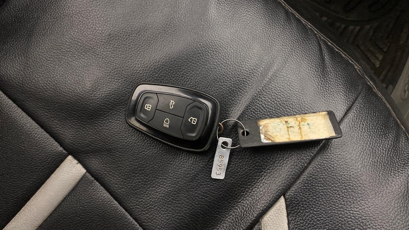 2018 Tata NEXON XZA PLUS PETROL, Petrol, Automatic, 93,178 km, Key Close Up