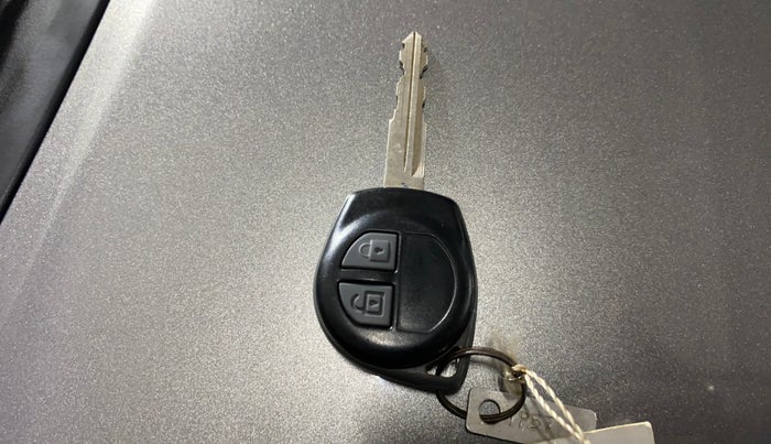 2014 Maruti Swift VXI, Petrol, Manual, 68,323 km, Key Close Up