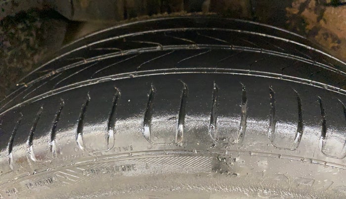 2018 Tata NEXON XM PETROL, Petrol, Manual, 68,828 km, Right Rear Tyre Tread