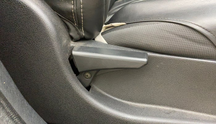 2018 Tata NEXON XM PETROL, Petrol, Manual, 68,828 km, Driver Side Adjustment Panel