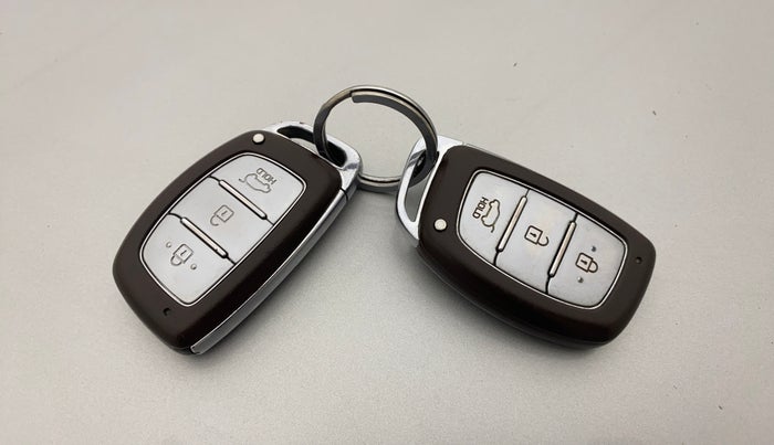 2015 Hyundai Creta SX PLUS 1.6 PETROL, Petrol, Manual, 55,540 km, Key Close Up