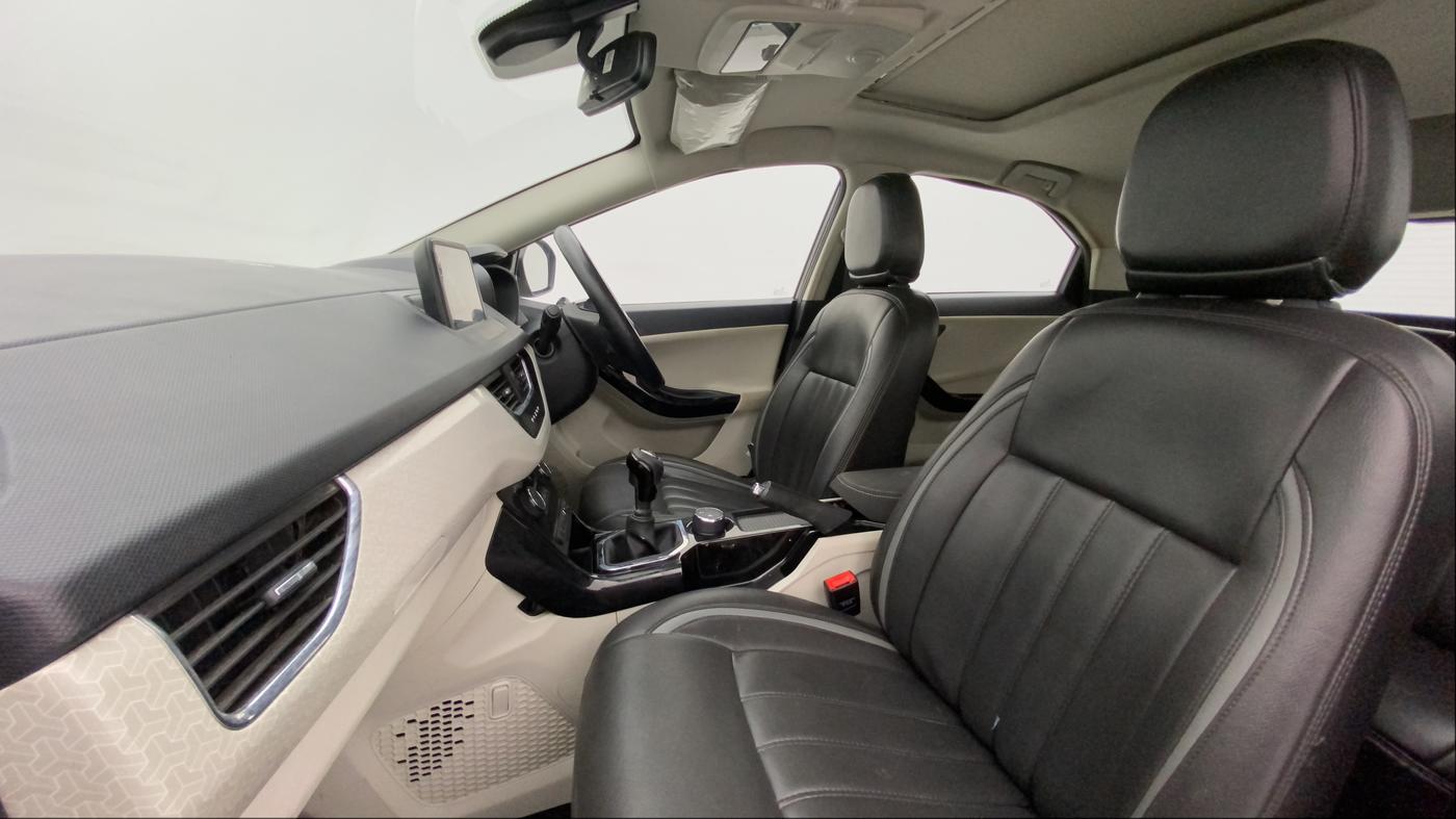 2022 Tata NEXON XZ PLUS (HS) DIESEL, Diesel, Manual, 31,035 km, Right Side Front Door Cabin