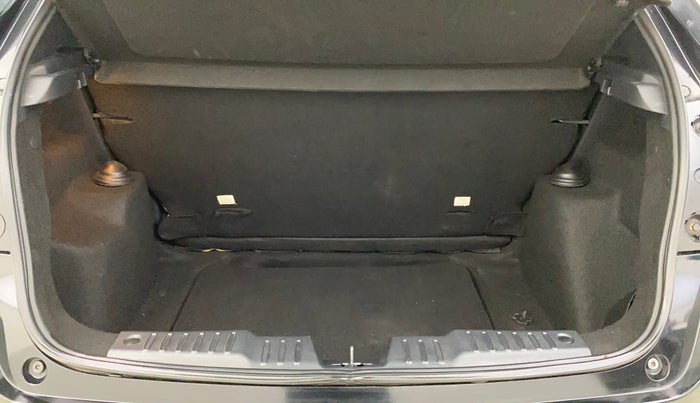 2023 Tata ALTROZ XZ PLUS DIESEL DARK EDITION, Diesel, Manual, 25,451 km, Boot Inside