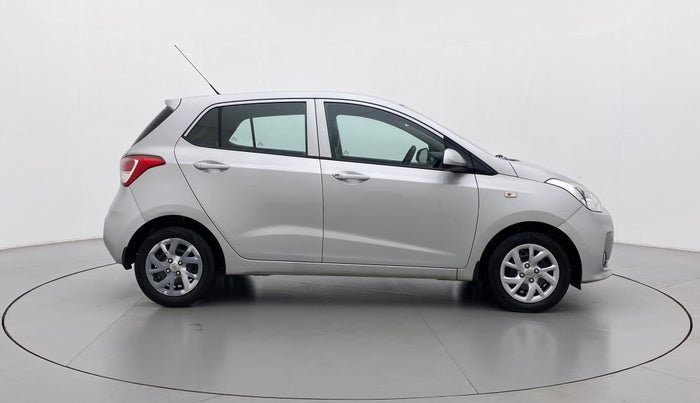 2017 Hyundai Grand i10 MAGNA 1.2 VTVT, Petrol, Manual, 97,791 km, Right Side View